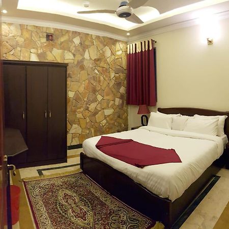 Triple One Hotel Suites Abbottabad Zewnętrze zdjęcie