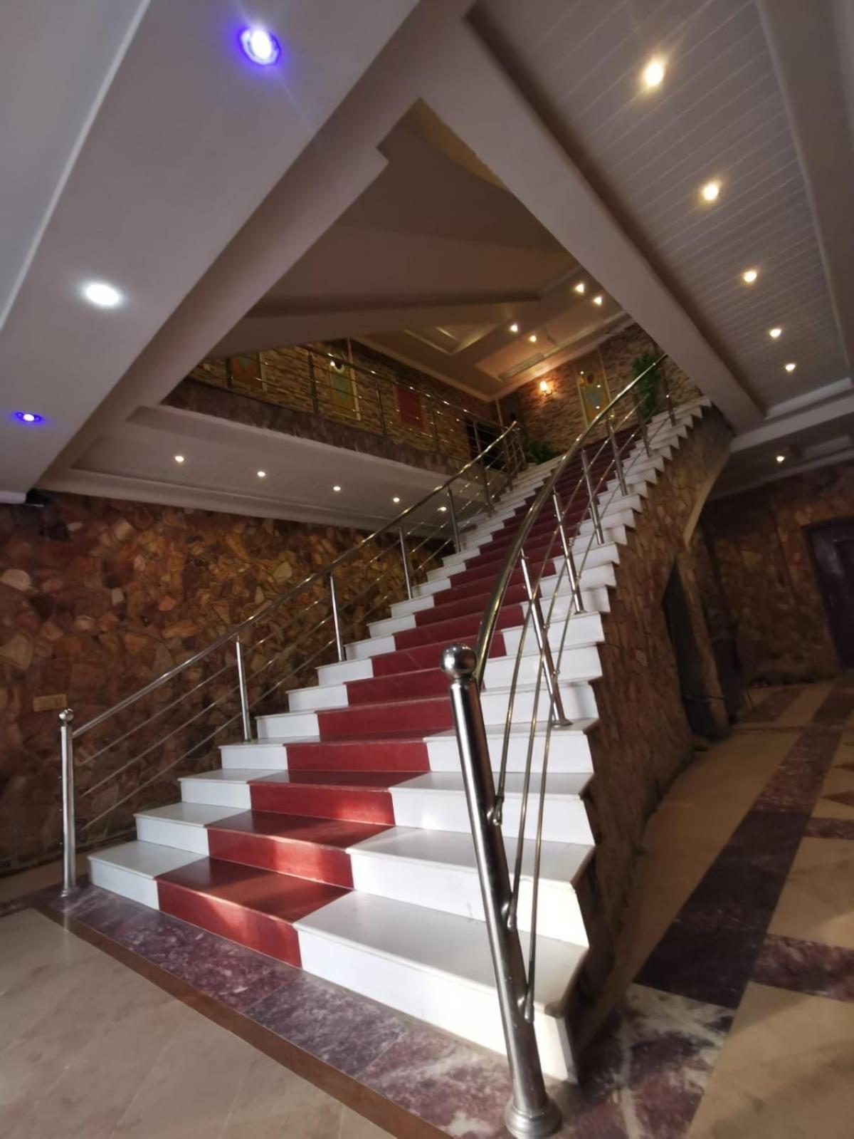 Triple One Hotel Suites Abbottabad Zewnętrze zdjęcie